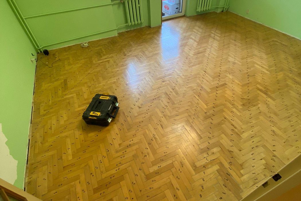 Renowacja parkietu – Przed
